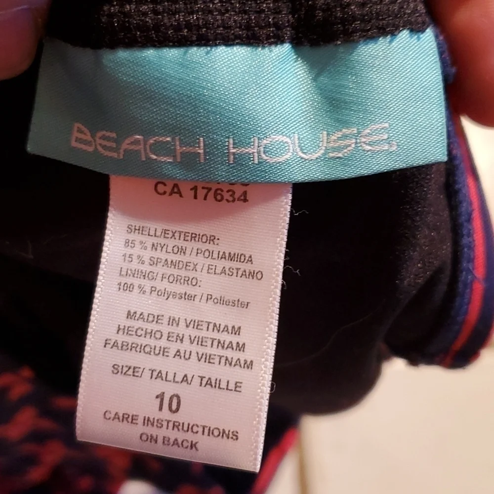Beach House Swimsuit Size 10 Tankini Top Red Blue Flowers